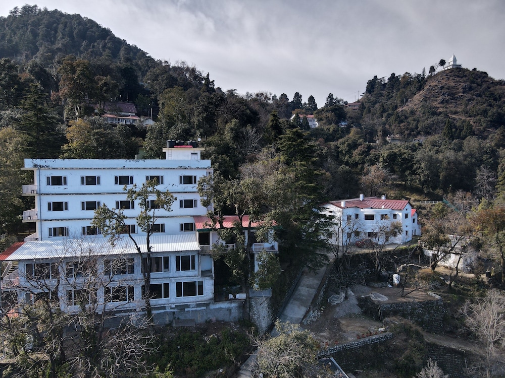 The Mountain Quail Hotel & Resort