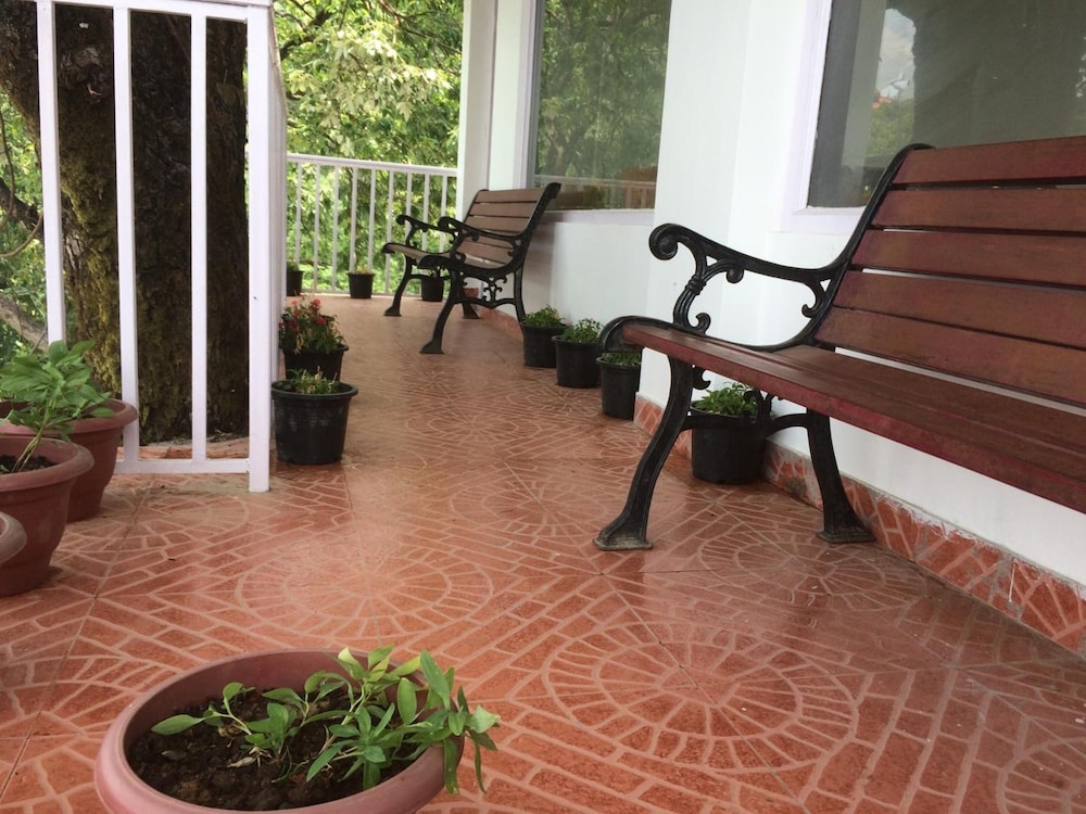 The Mountain Quail Hotel & Resort
