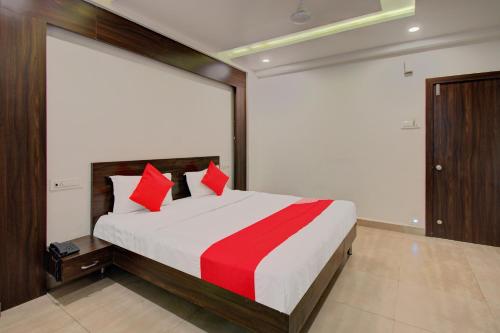Hotel Radhika Deluxe