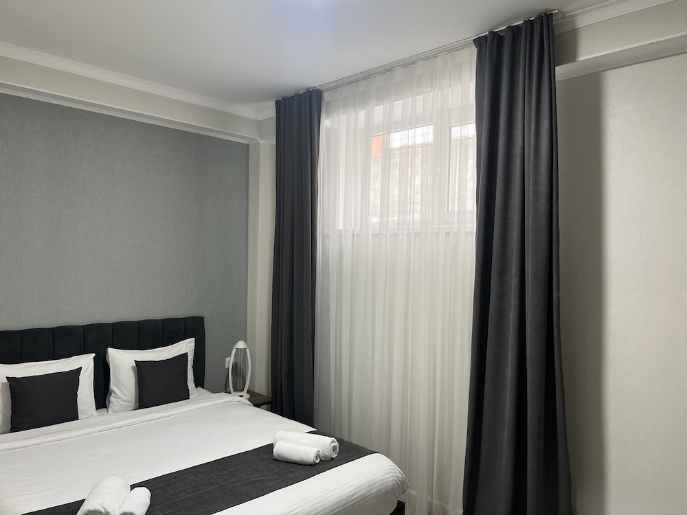 Urban Hotel