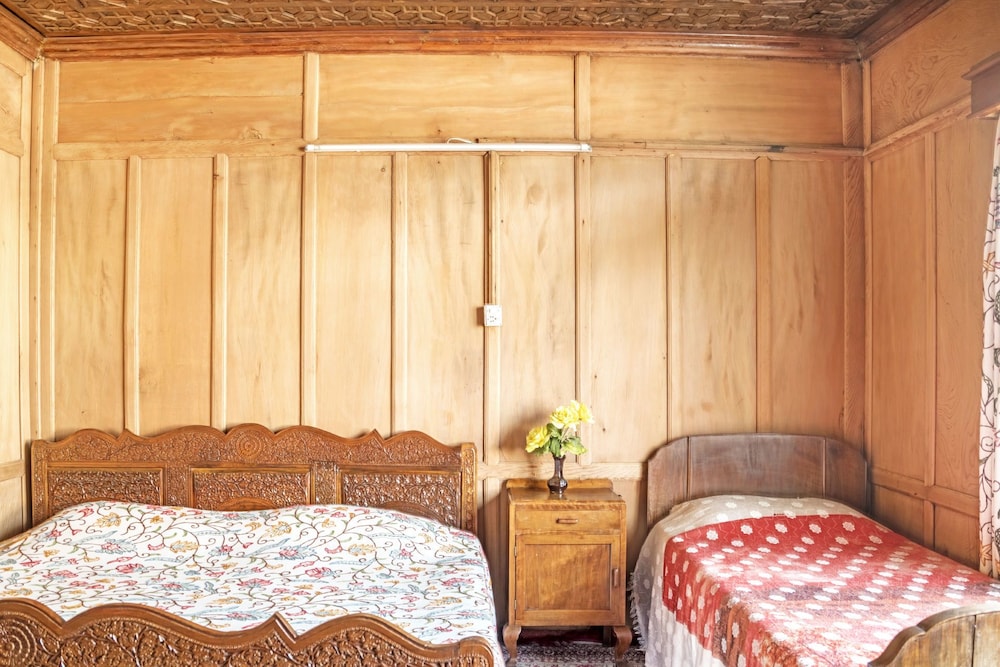 GuestHouser 1 BR Houseboat 1fda