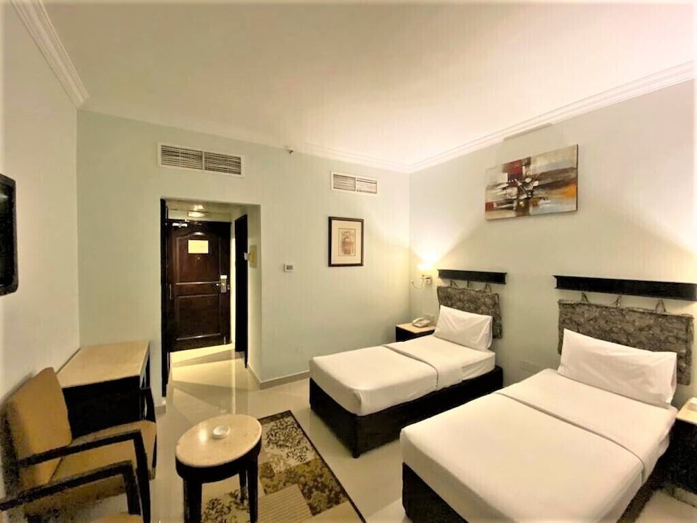 Signature Inn Deira - Free Parking