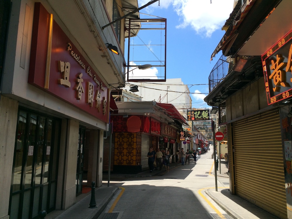 Ole Tai Sam Un Hotel