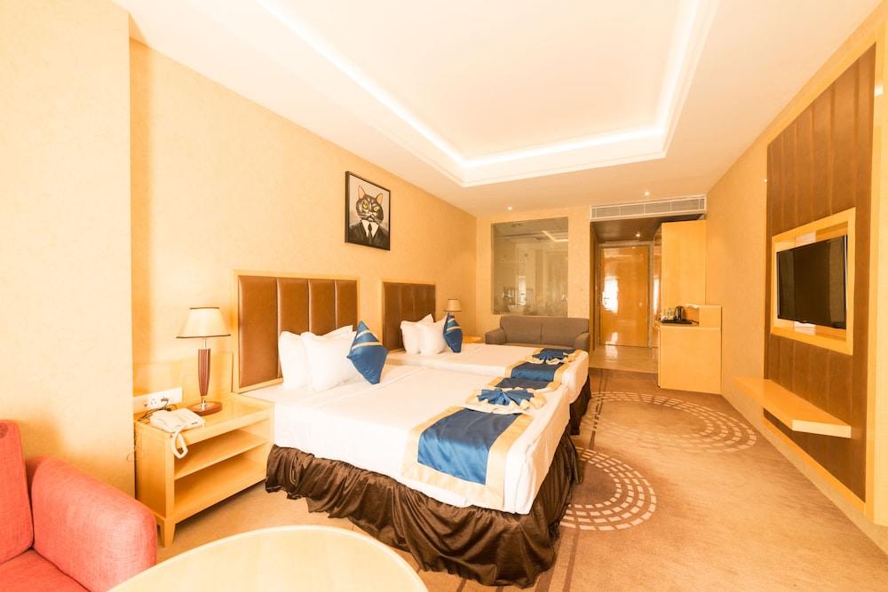 Hotel D'corbiz
