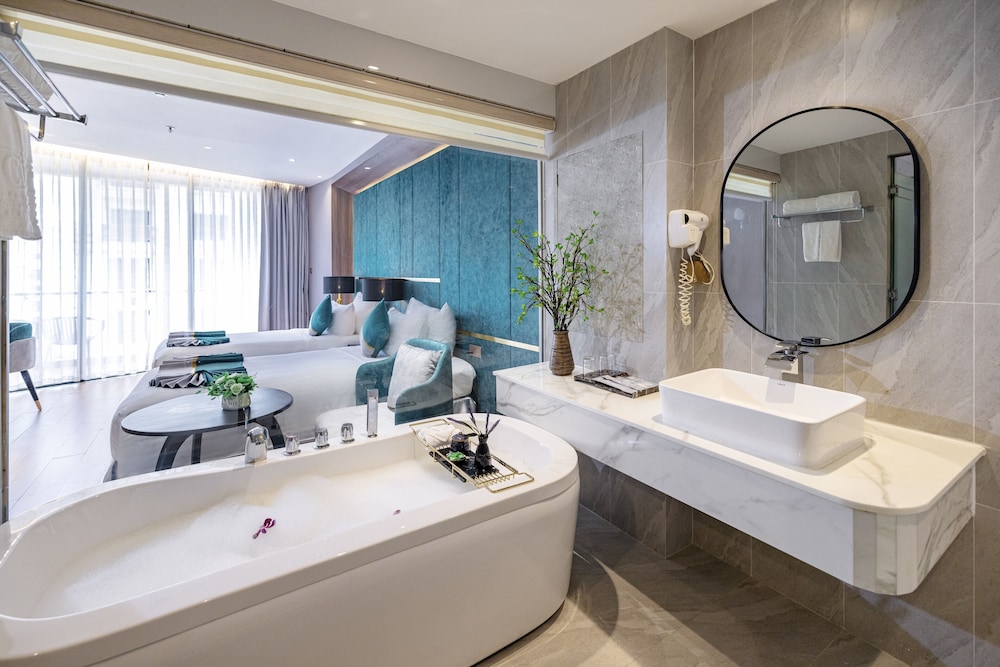 Cicilia Hotels & Spa Danang