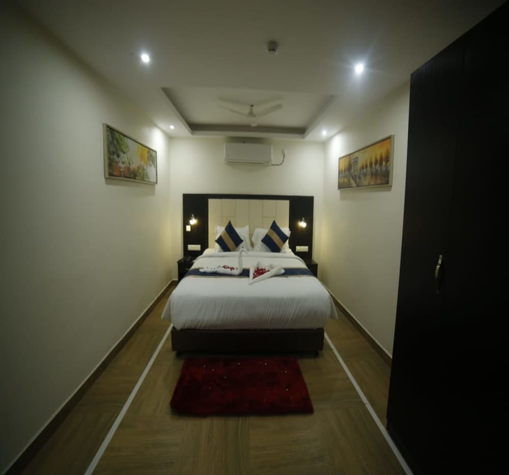 Suraj Grand Hotel