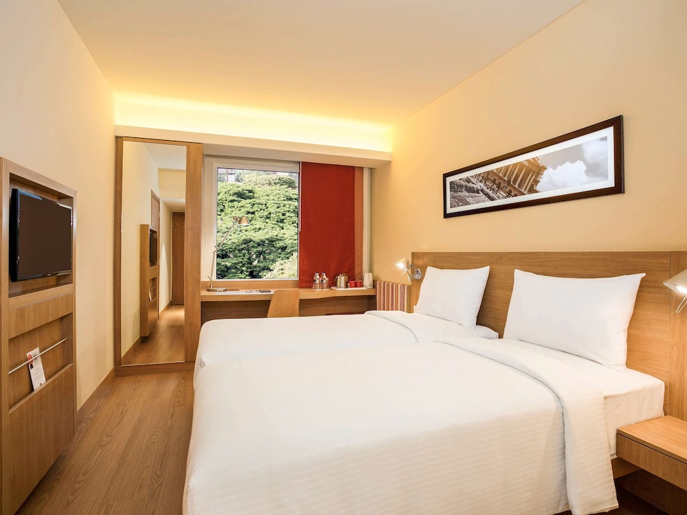 ibis Kochi City Centre Hotel