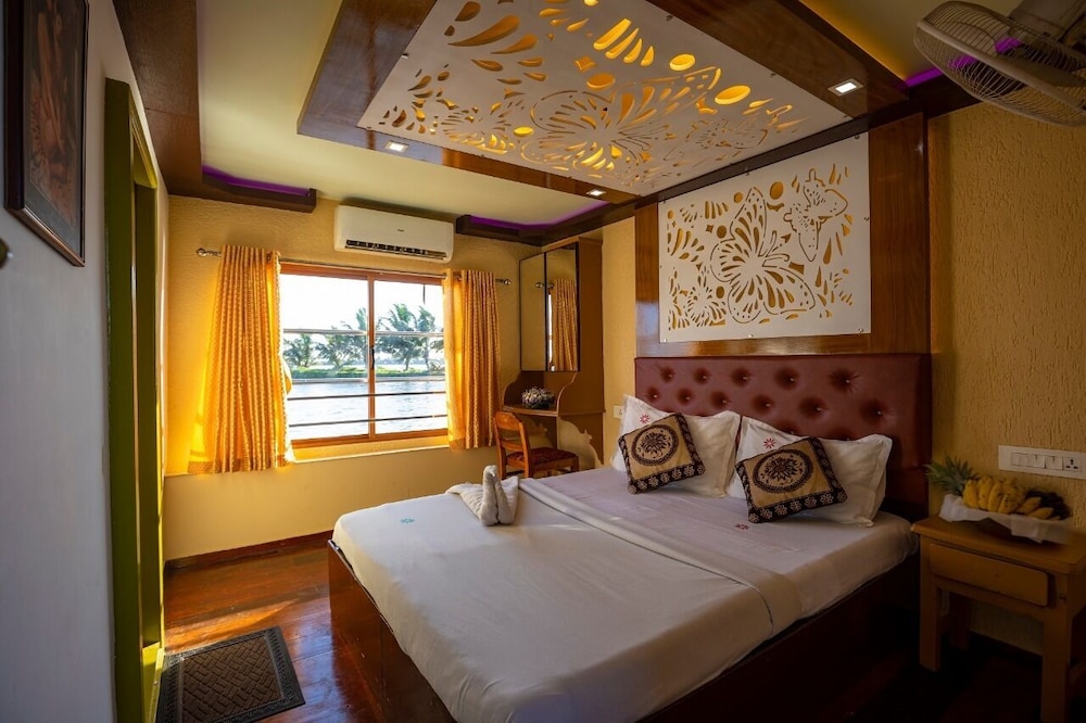 Casino Luxury Houseboats