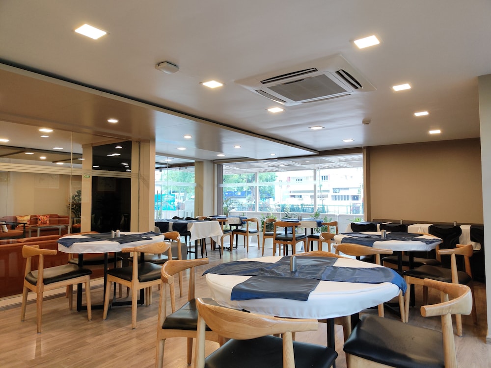 Kanak Beacon Hotel - Ashram Road Ahmedabad
