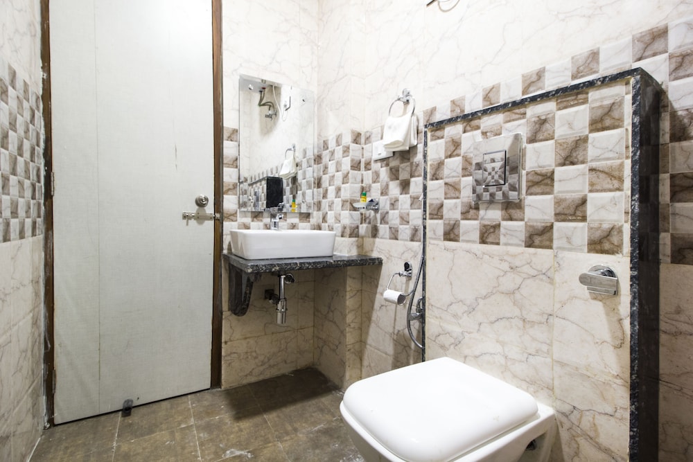 FabHotel Olivia Suite