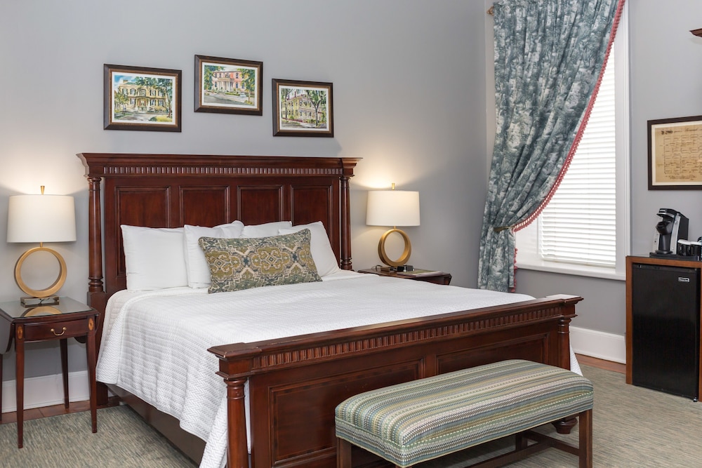 East Bay Inn, Historic Inns of Savannah Collection
