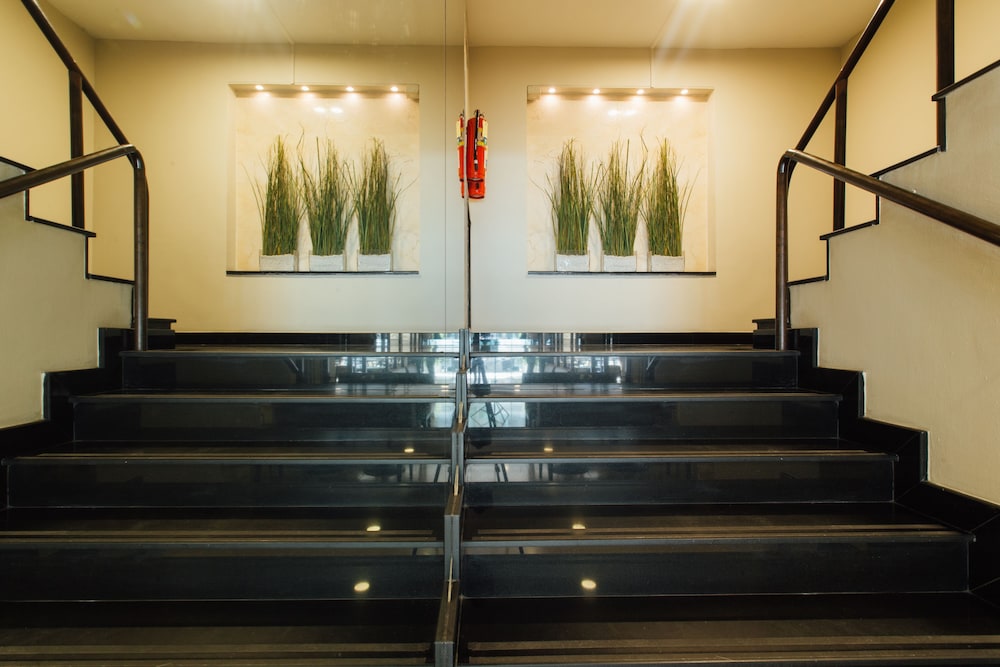 Seasons Siam Hotel