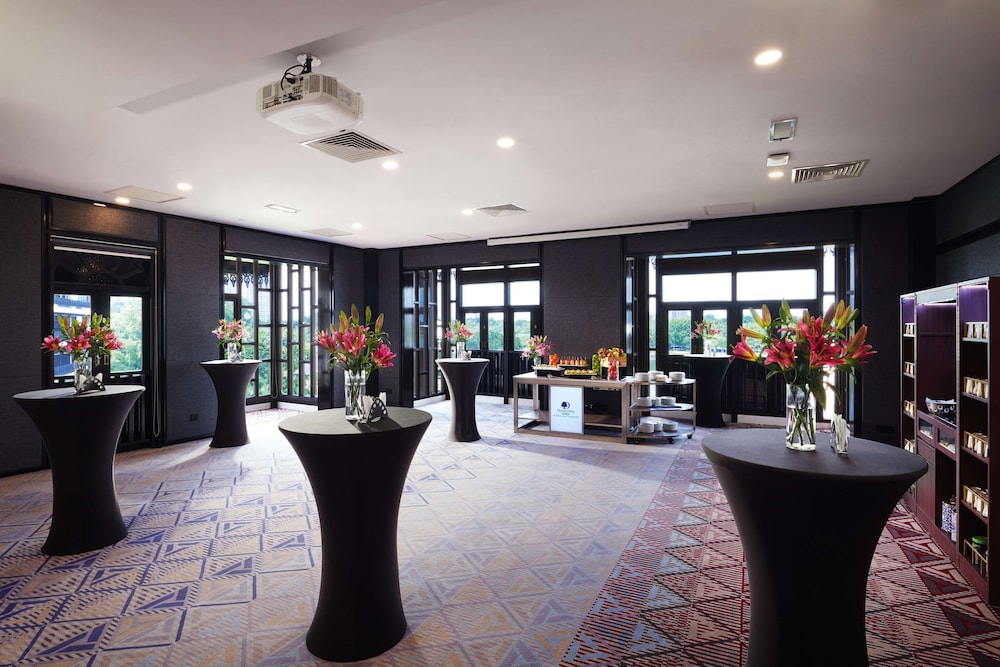DoubleTree by Hilton Putrajaya Lakeside