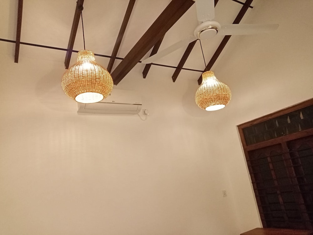 Surf & Relax Inn Arugambay