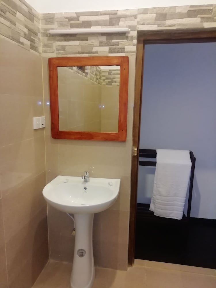 Surf & Relax Inn Arugambay
