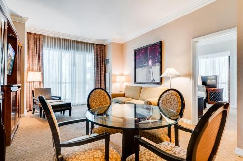 Jet Luxury Resorts @ The Signature Condo Hotel