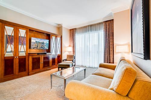 Jet Luxury Resorts @ The Signature Condo Hotel
