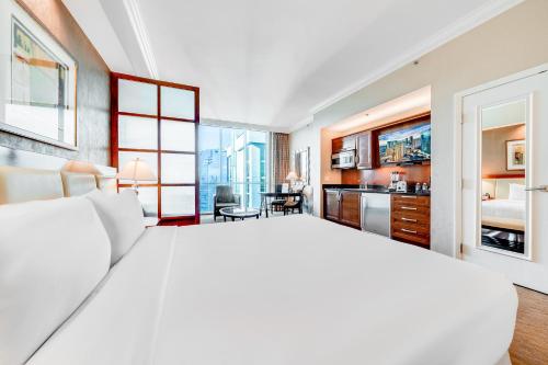 Jet Luxury Resorts @ The Signature Condo Hotel