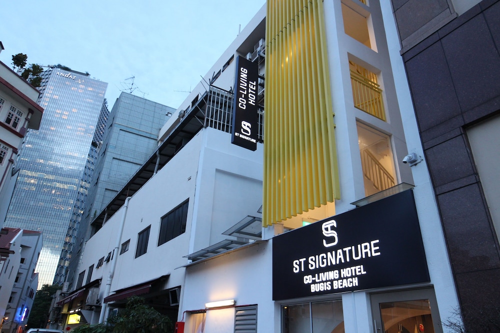 ST Signature Bugis Beach, DAYUSE, 5 hours: 9AM-2PM