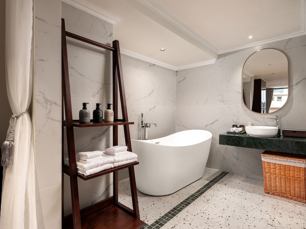 L'Signature Hotel & Spa