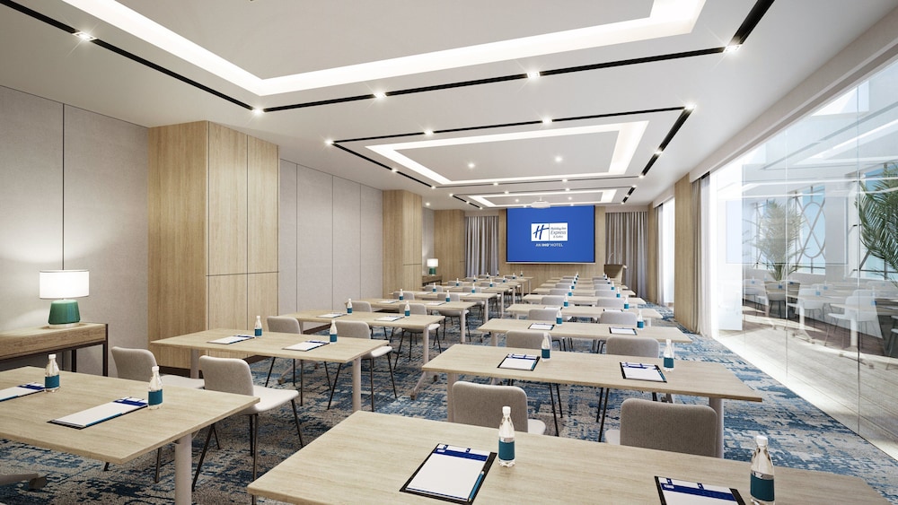Holiday Inn Express and Suites Singapore Novena by IHG