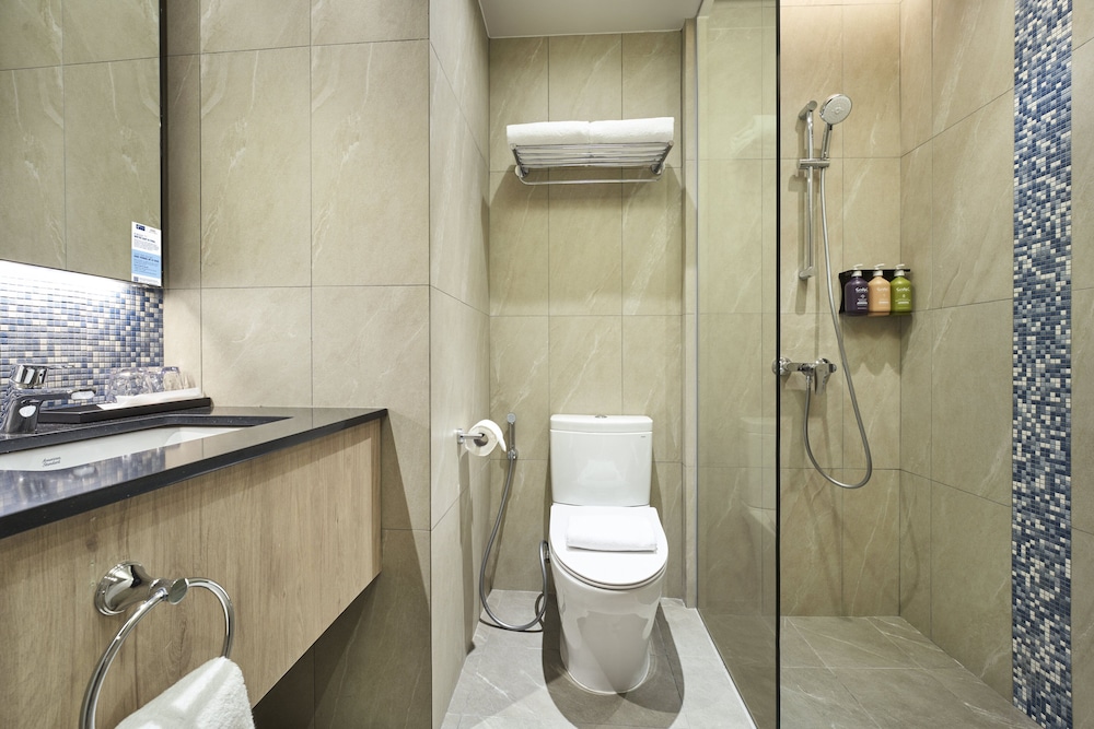 Holiday Inn Express and Suites Singapore Novena by IHG