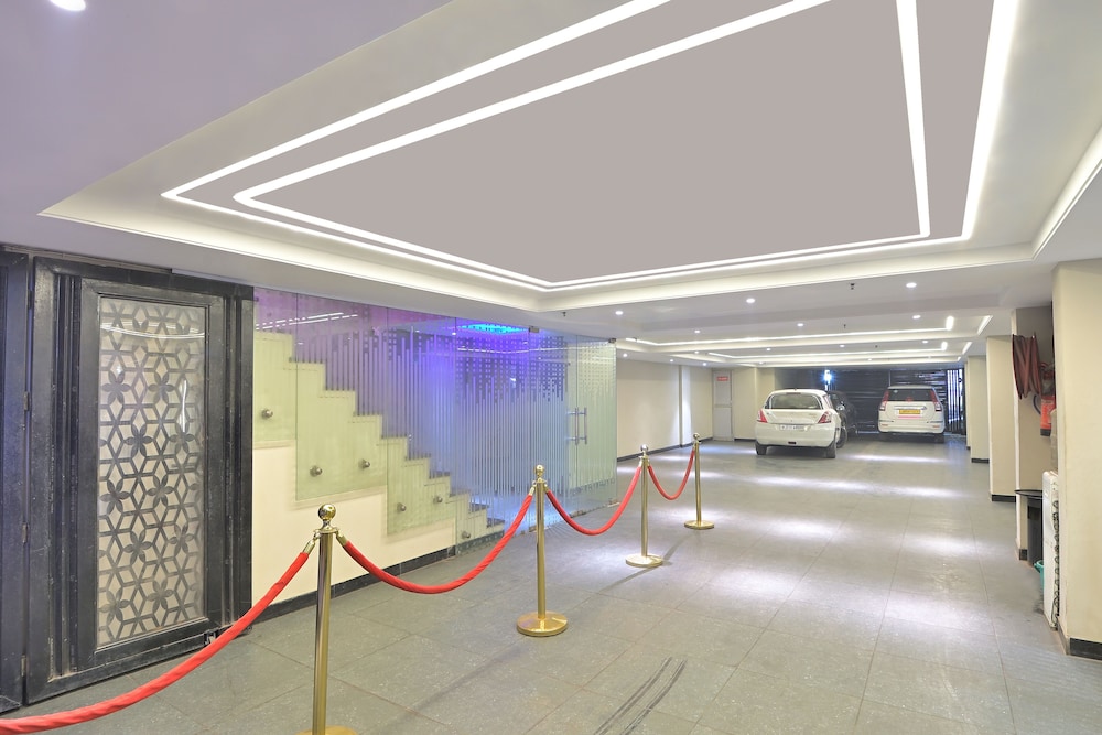 The Oak Plaza With Luxurious Restaurant & Parking