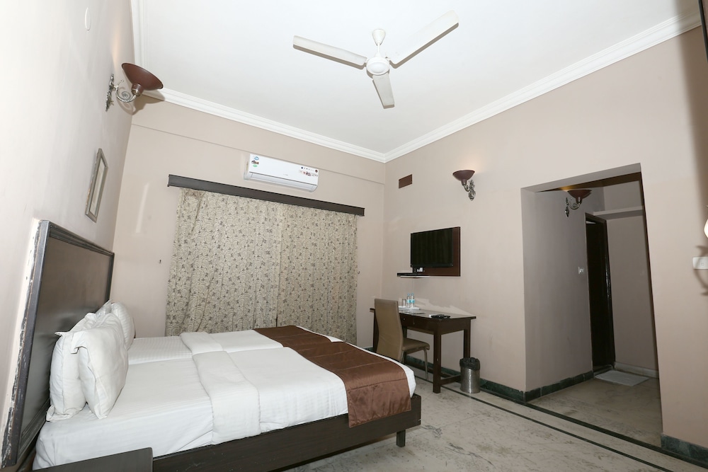 The DownTown Hotel