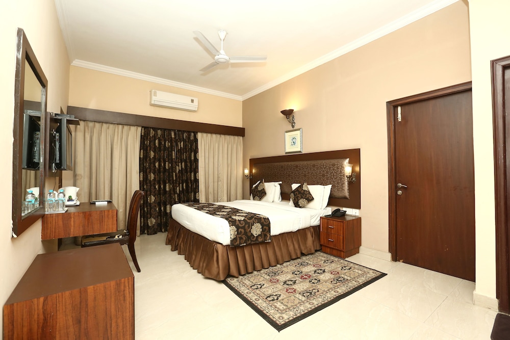 The DownTown Hotel