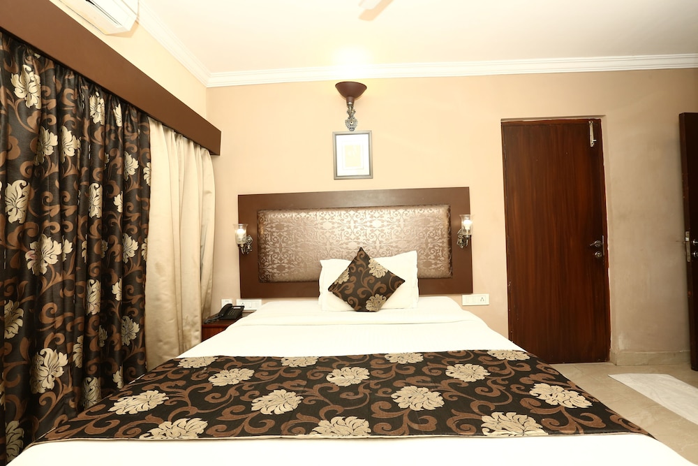 The DownTown Hotel