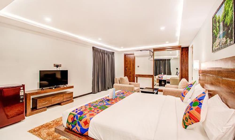 FabHotel The Royal Suites