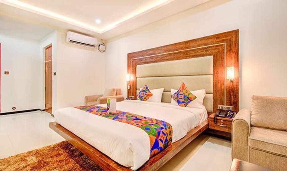 FabHotel The Royal Suites