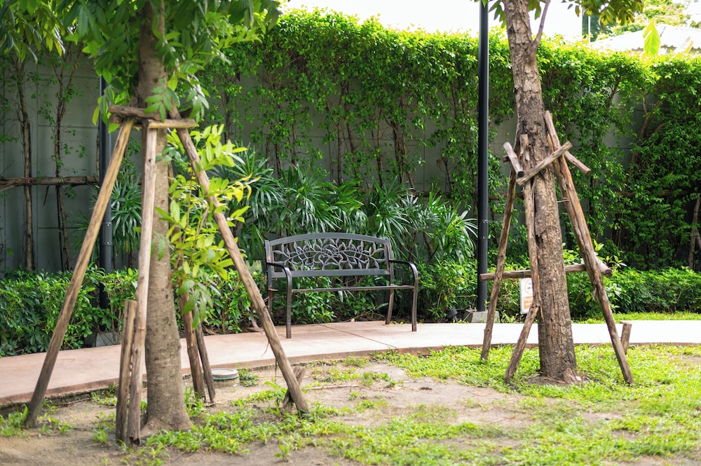 The Rich Residence Sukhumvit Nana
