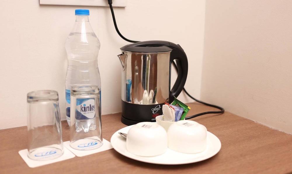 OYO 15723 Hotel Rishi Gardens