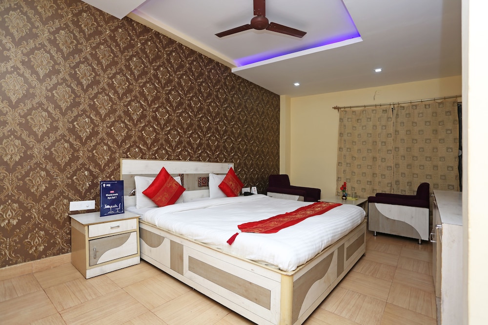 Oyo 4230 Hotel Richi Regency 1