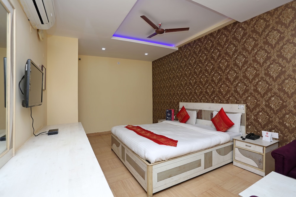 Oyo 4230 Hotel Richi Regency 1