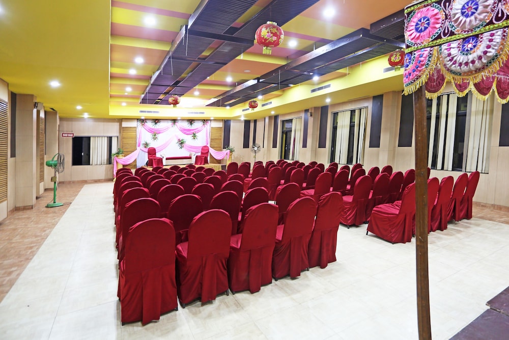 Oyo 4230 Hotel Richi Regency 1