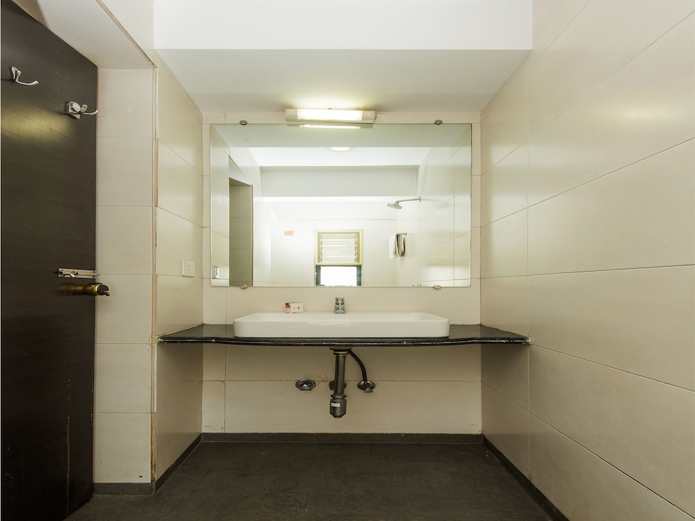 OYO Flagship 685 Hotel Jayshree Domestic Airport