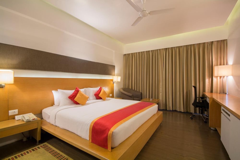 Dolphin Hotel