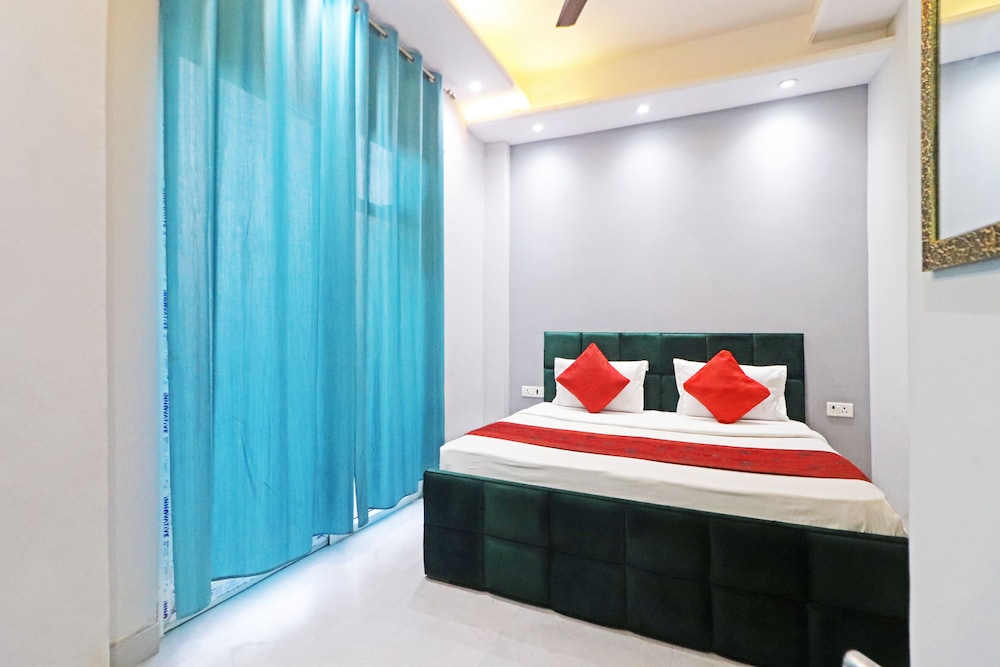 Hotel Twamev  Rajouri Garden by The Arrow