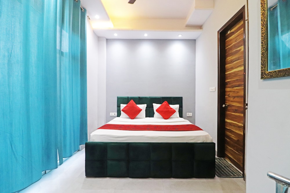 Hotel Twamev  Rajouri Garden by The Arrow