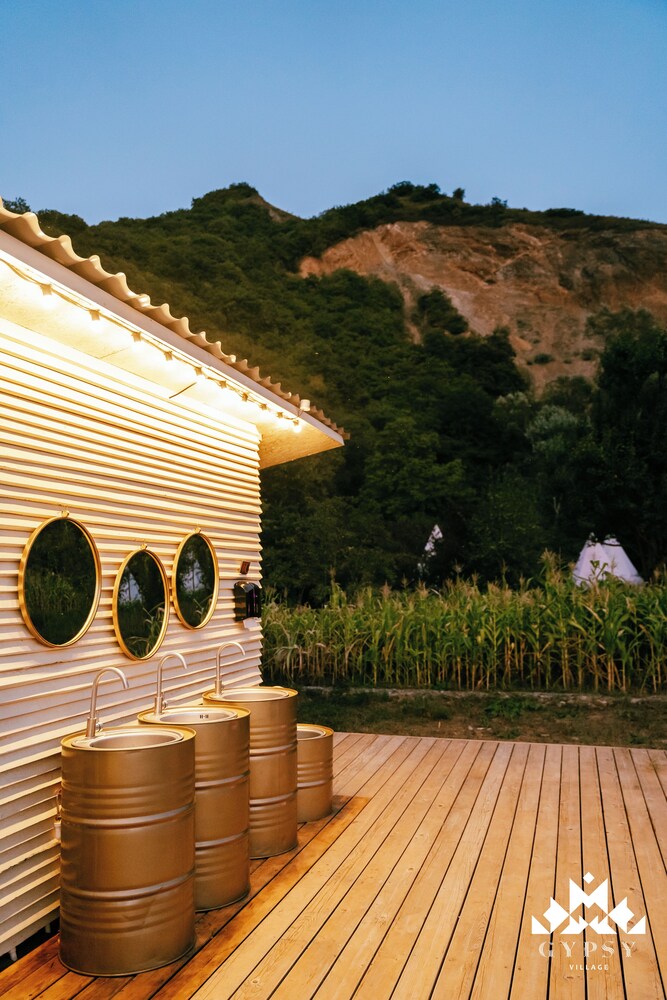 Gipsy Village Park Hotel