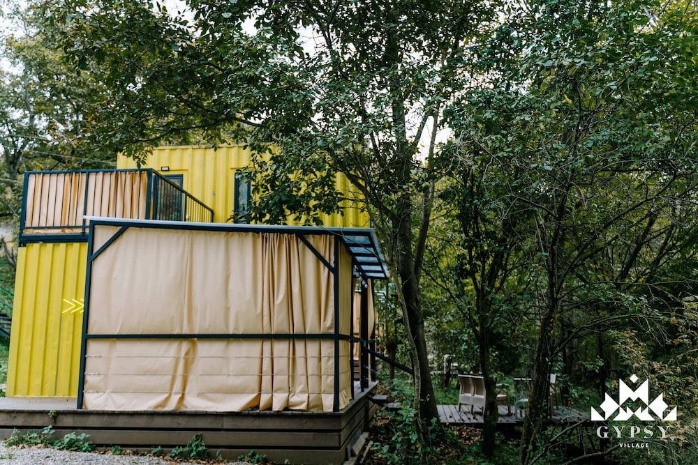 Gipsy Village Park Hotel