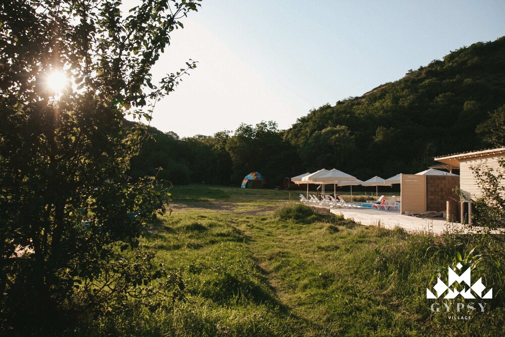 Gipsy Village Park Hotel