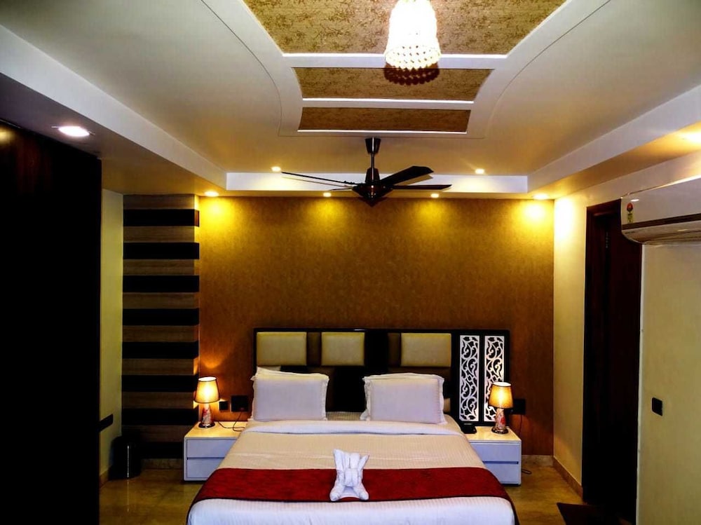 Hotel Palazzo inn (Pure Veg)