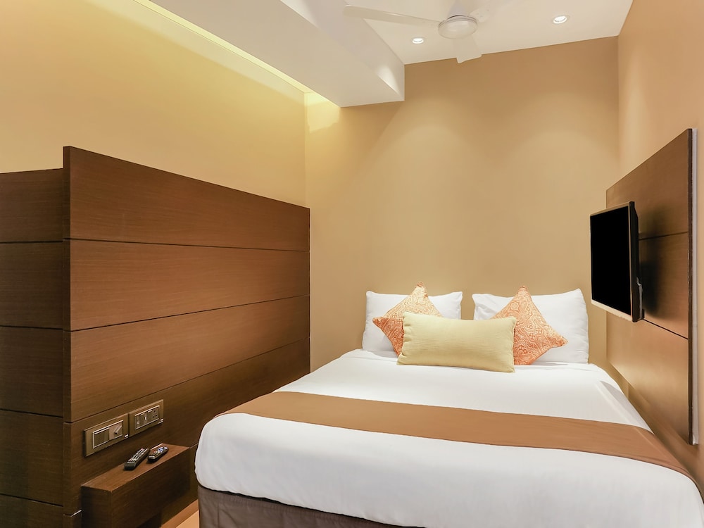 Treebo Premium Niraali Executive, Hinjewadi