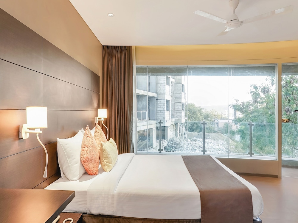 Treebo Premium Niraali Executive, Hinjewadi