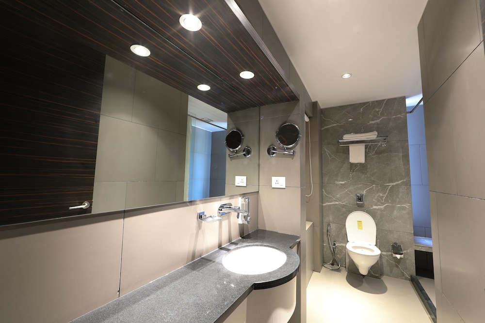 Treebo Premium Niraali Executive, Hinjewadi