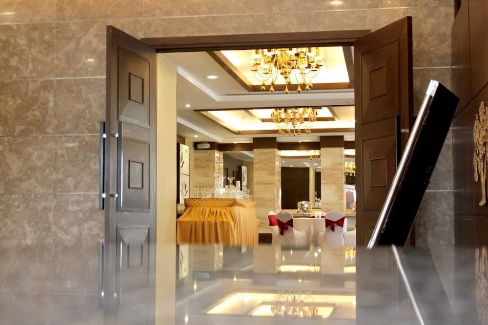The Golden Palms Hotel & Spa