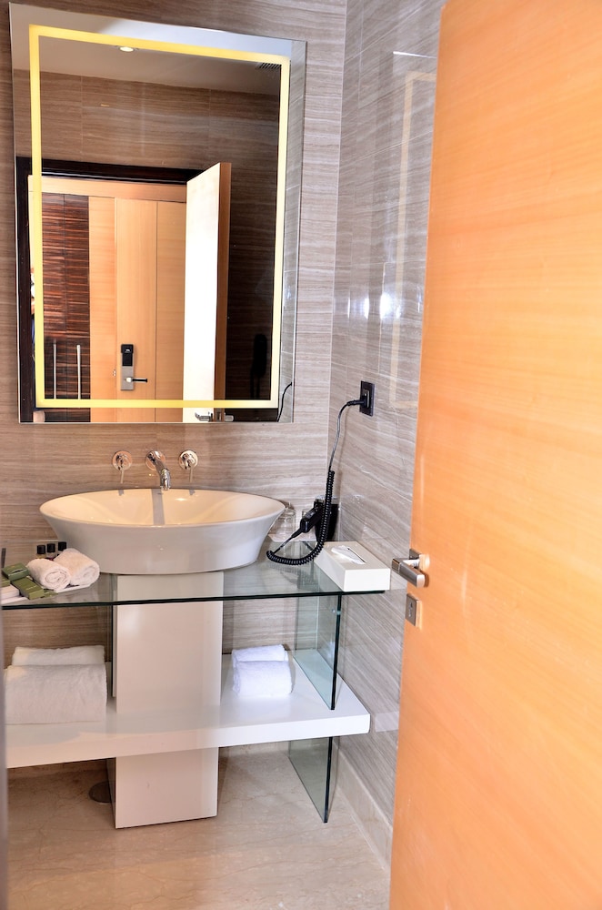 Golden Galaxy Hotels & Resorts, Faridabad